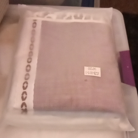 Tablecloth - Picture 6 of 7